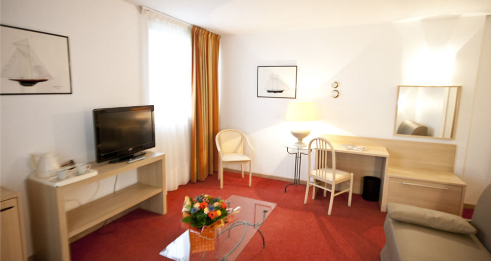 Hotel Port Marine セット エクステリア 写真
